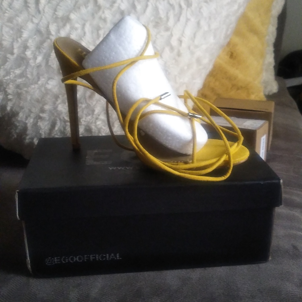Dress shoe